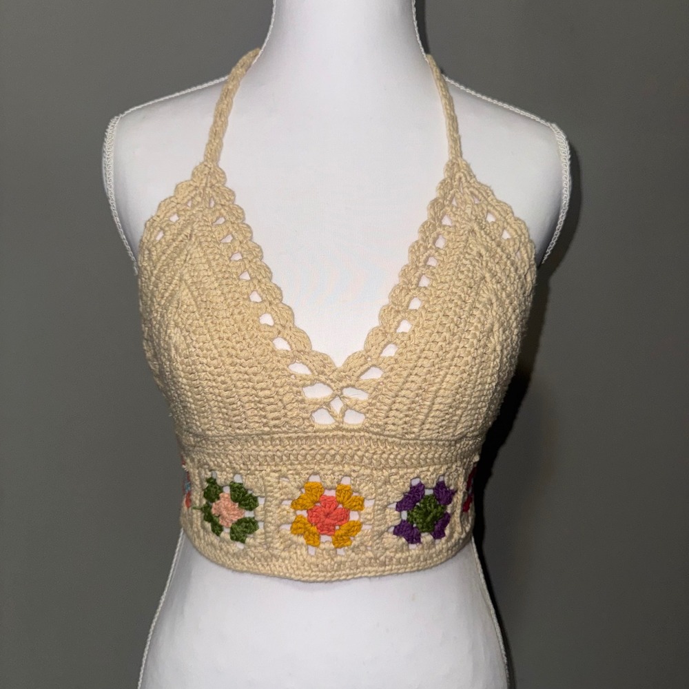 WoWo Crochet Halter Crop Top Beige Granny Square Floral Boho Festival V-Neck